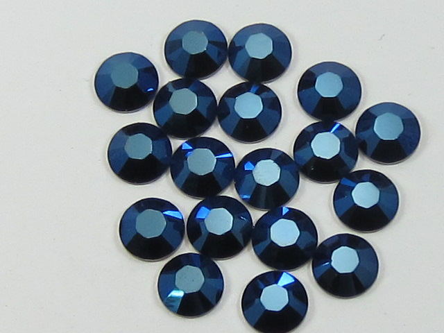 18 pcs. 34ss METALLIC BLUE FLATBACK European Rhinestones